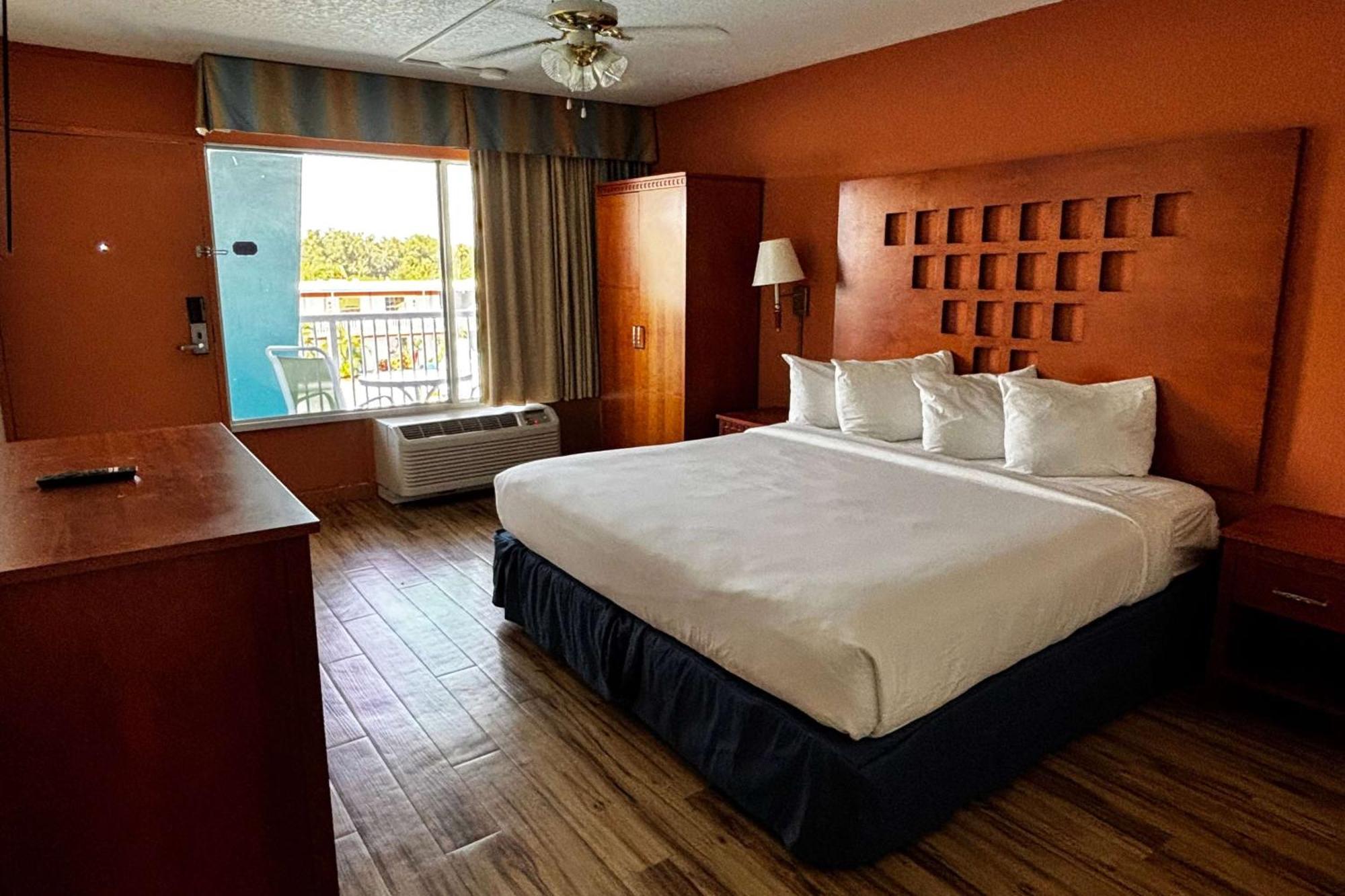 Готель Ramada By Wyndham Flamingo Water Park Кіссіммі Екстер'єр фото