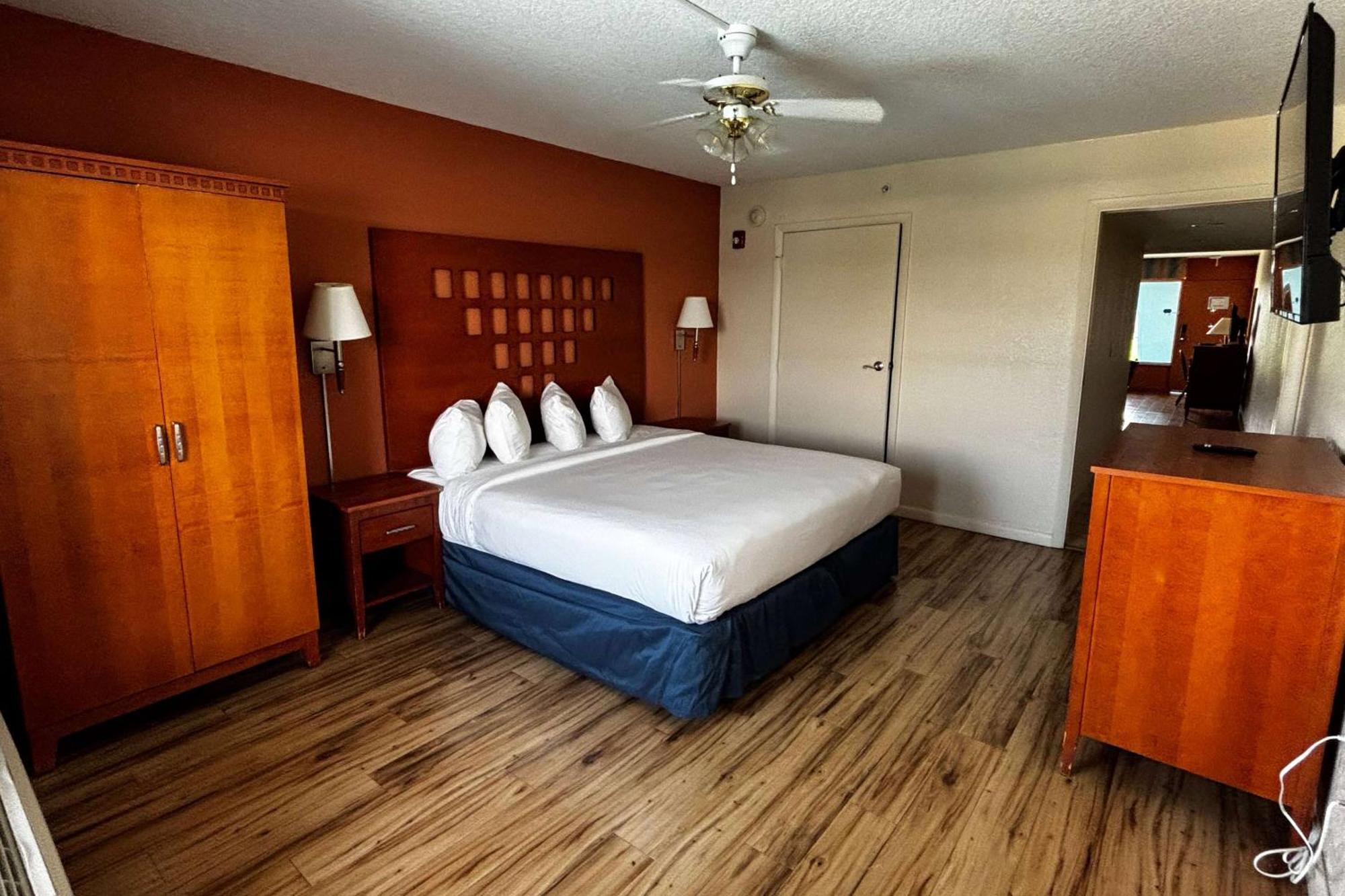 Готель Ramada By Wyndham Flamingo Water Park Кіссіммі Екстер'єр фото