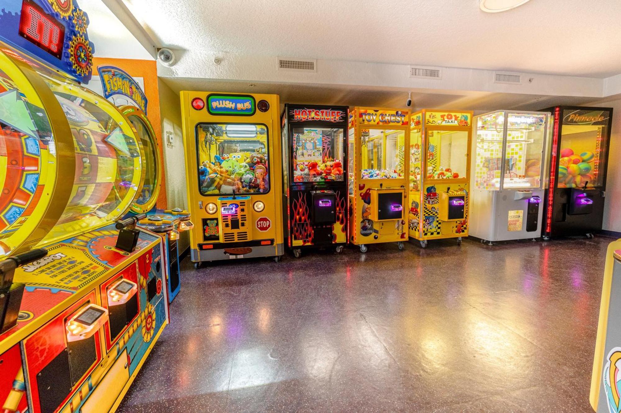 Готель Ramada By Wyndham Flamingo Water Park Кіссіммі Екстер'єр фото